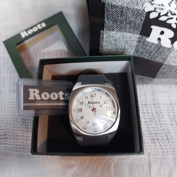 Roots Watch and bag - Picture 1 of 8